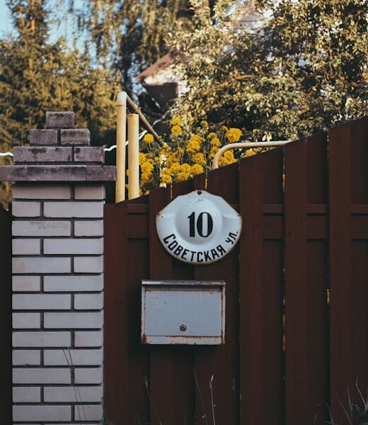 Ekskavatorius kasa kiemą – 10 dažniausių žemės darbų klaidų kieme ir kaip jų išvengti