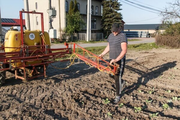 Kada verta samdyti sunkiosios technikos operatorių, o kada kai kuriuos žemės darbus galima planuoti patiems